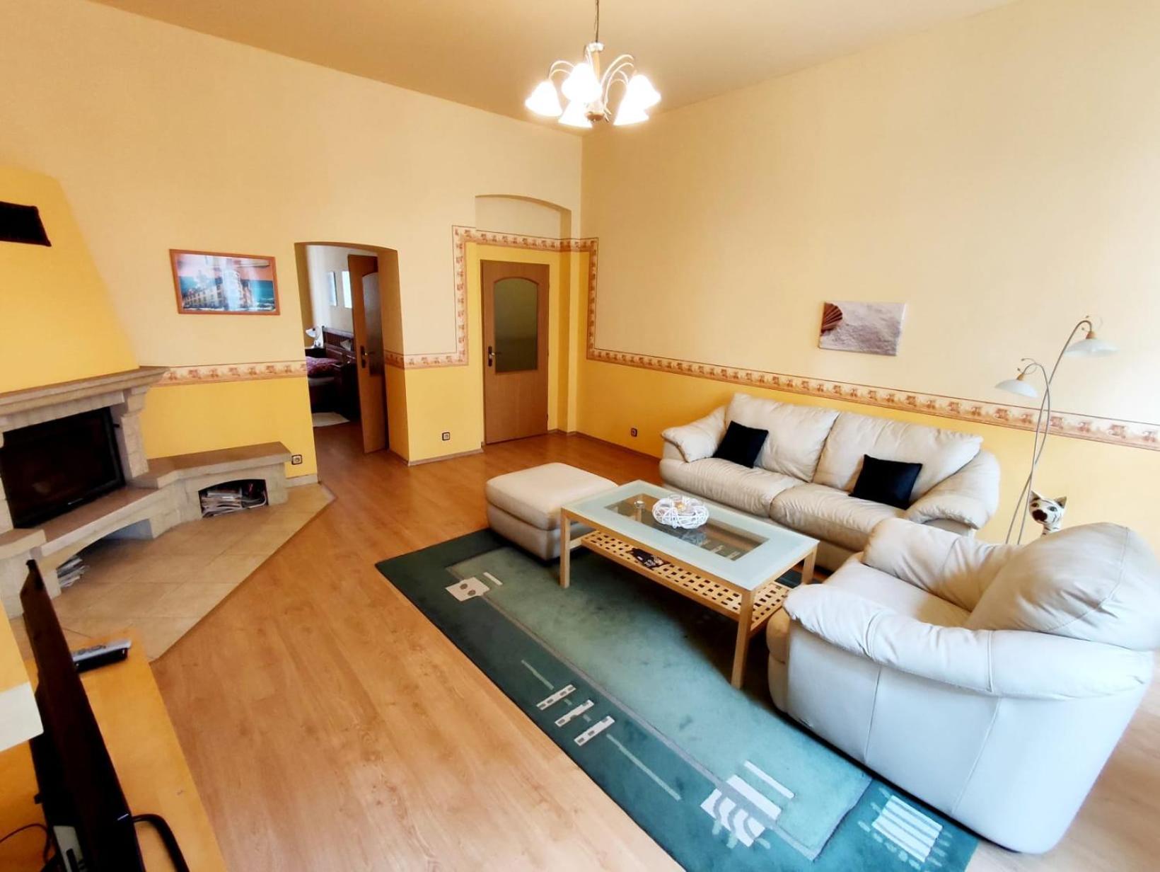 Golden X Cross Apartment *